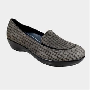Dansko Debra Houndstooth Loafers GUC $149 Size 38   US 7.5/8  S3077